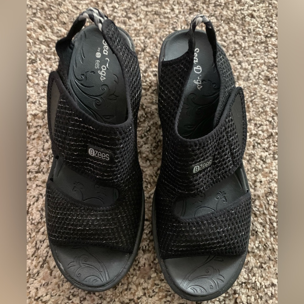 Bzees sandals size 8 like new